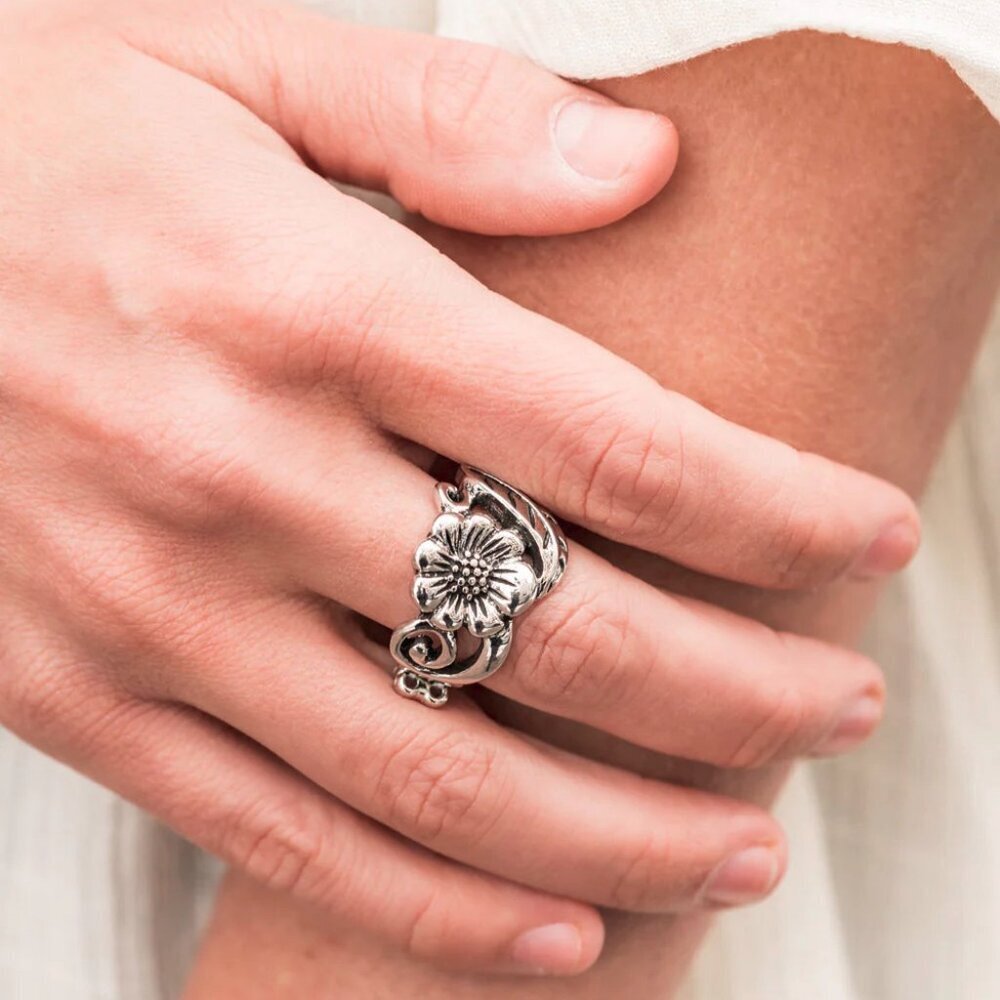 Paparazzi Jewelry Accessories - Oceanside Orchard - Silver Ring - Vintage
